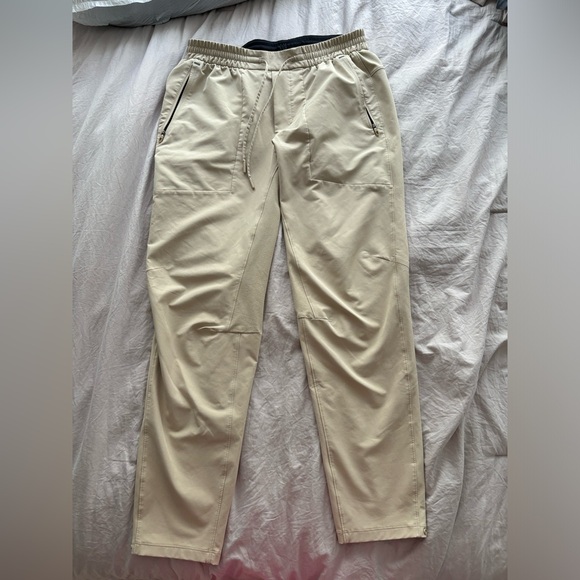 Like new! Men’s lululemon jogger size L - Picture 5 of 6